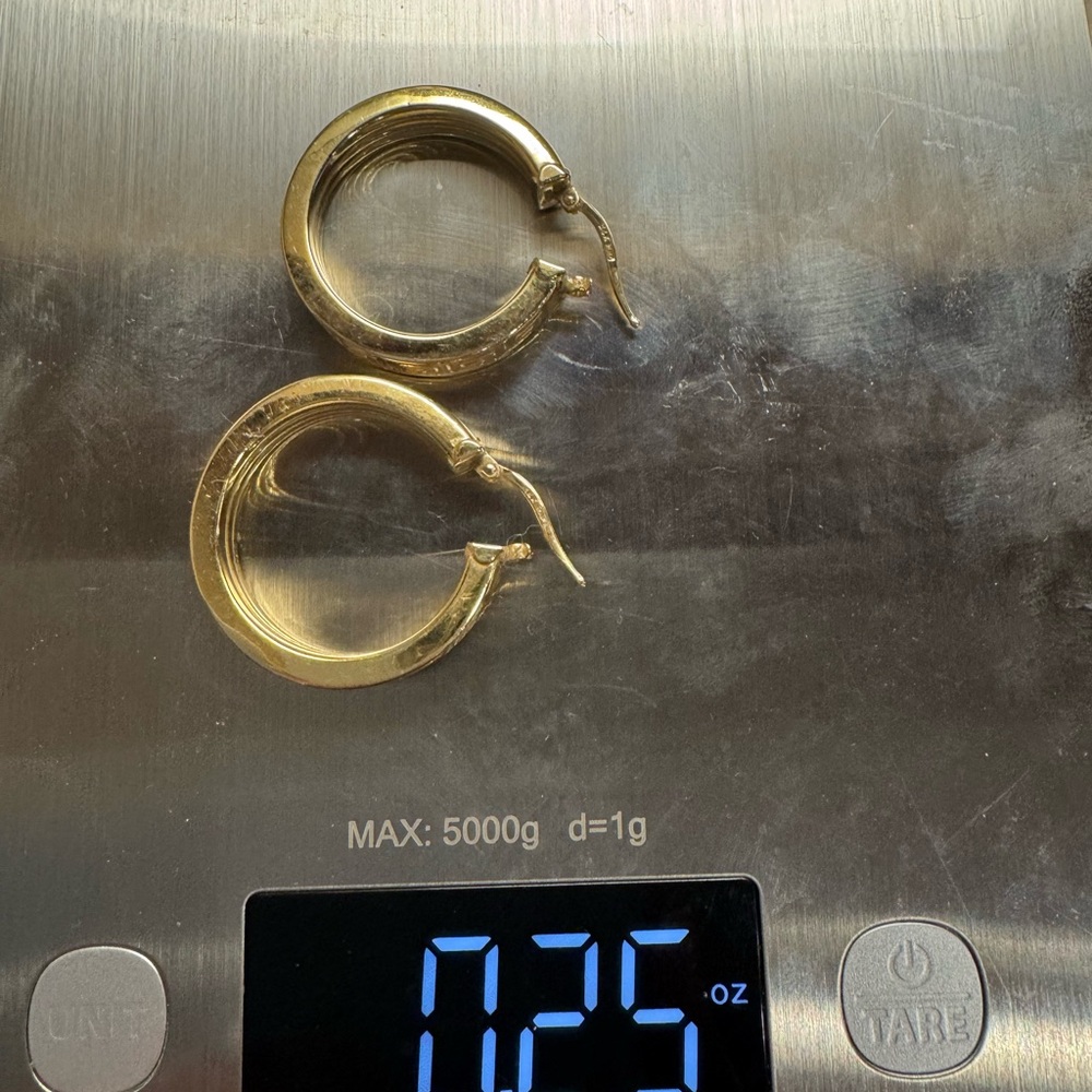 Gold Etched earrings 14 karat gold. Semi firm on price with the cost of gold. - Picture 2 of 4